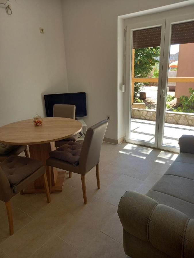 Apartmani Pajalic Кърк Екстериор снимка
