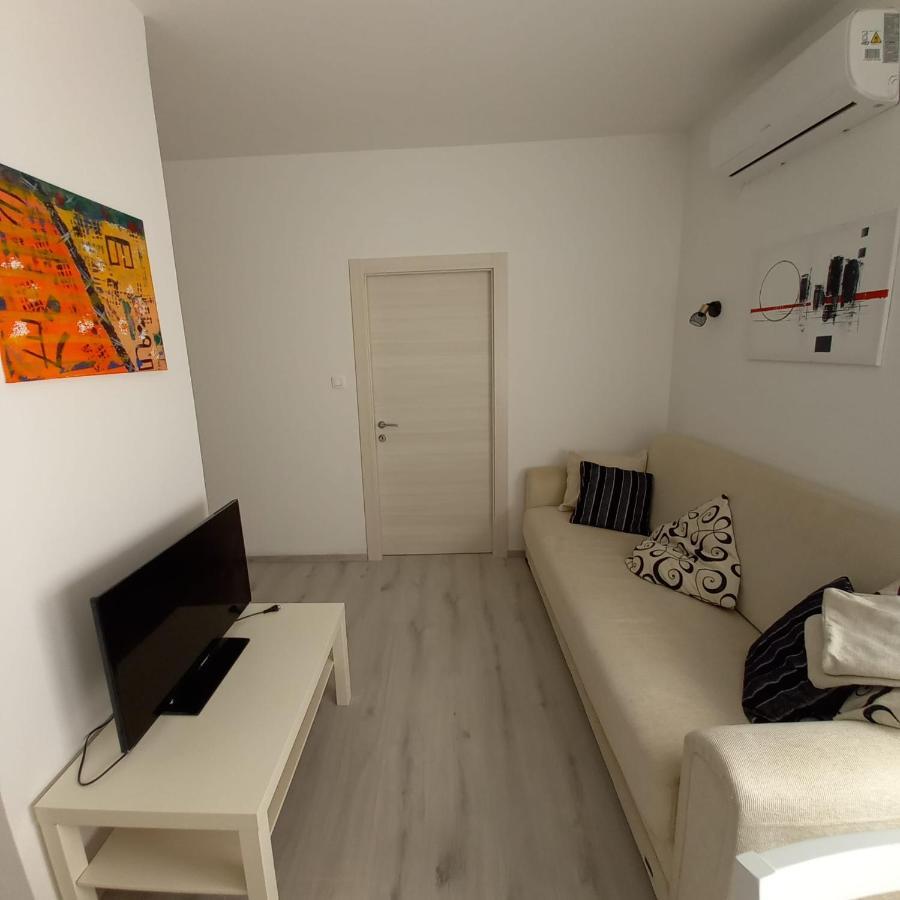 Apartmani Pajalic Кърк Екстериор снимка