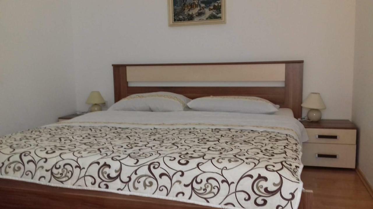 Apartmani Pajalic Кърк Екстериор снимка