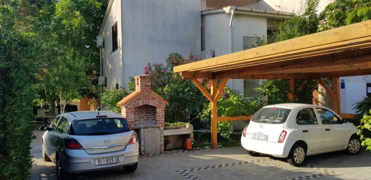 Apartmani Pajalic Кърк Екстериор снимка